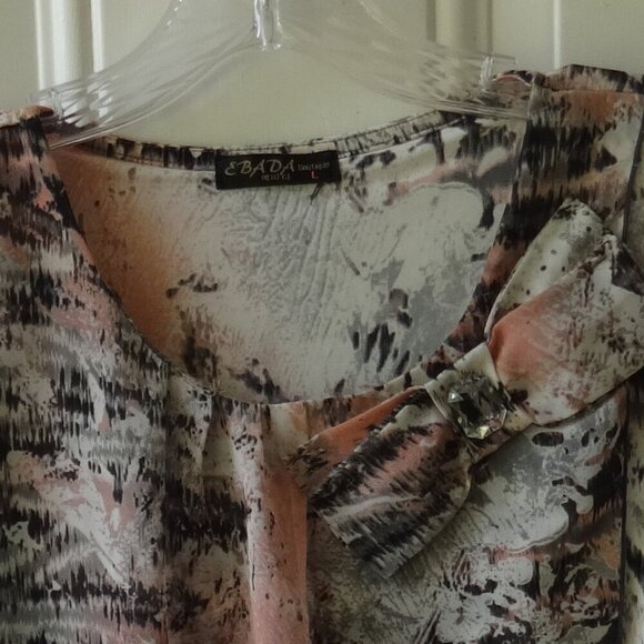 EBADA women's top/dress size L, poly with stretch, cream, black and peach print - Picture 11 of 14